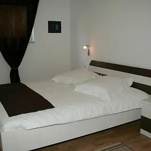 https://fineda-grande-apartments.in-istria.net